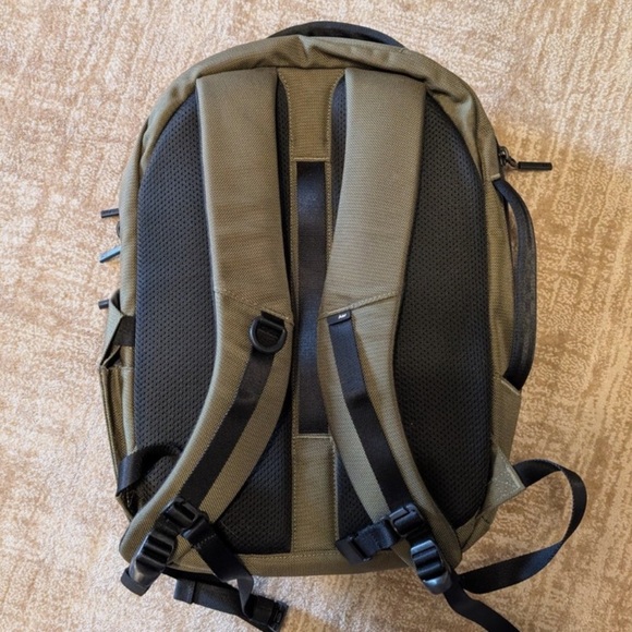 Aer City Pack (14L) Compact backpack in Huckberry Exclusive Ranger Green color - Picture 3 of 12